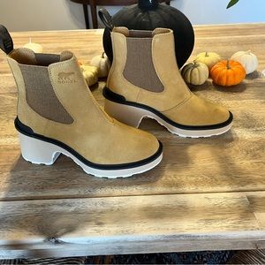 Chelsea boots